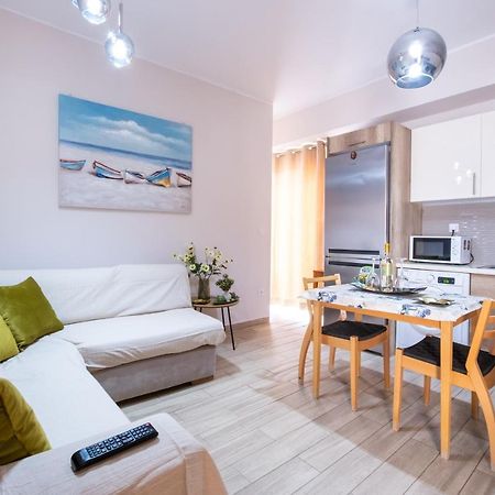 Family Apartment Near Port Pireu Exterior foto
